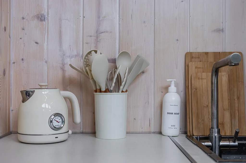 Яркий коттедж с панорамным видом на лес рядом с баней