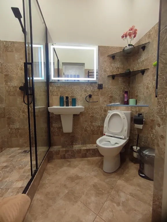 Уютная студия лофт, с очень красивым видом на горы