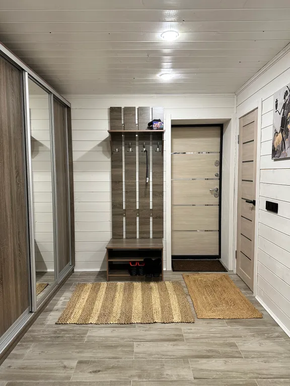 Дом на участке 6 сот.