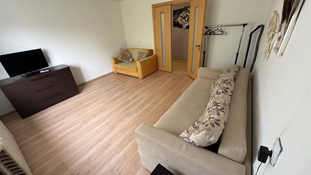 Уютная двух комнатная квартира в центре.