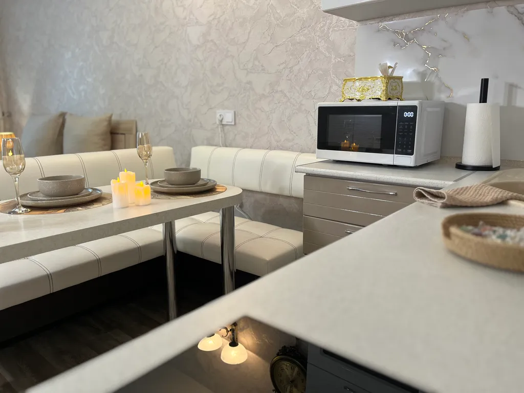 Студия располагается рядом с жд вокзалом.