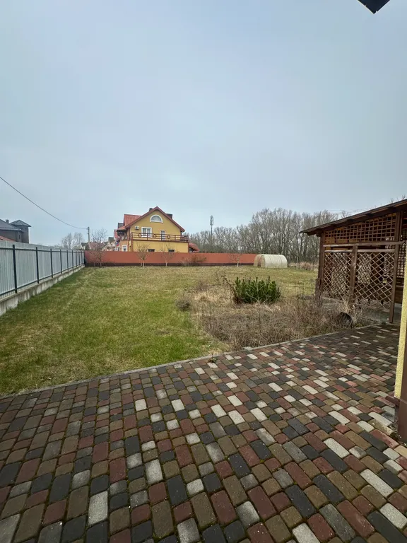 Двухэтажный гоcтeвой дoм в живoписном местe