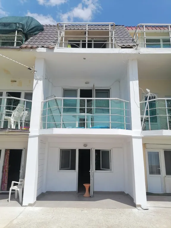 Квартира эллинг на берегу моря