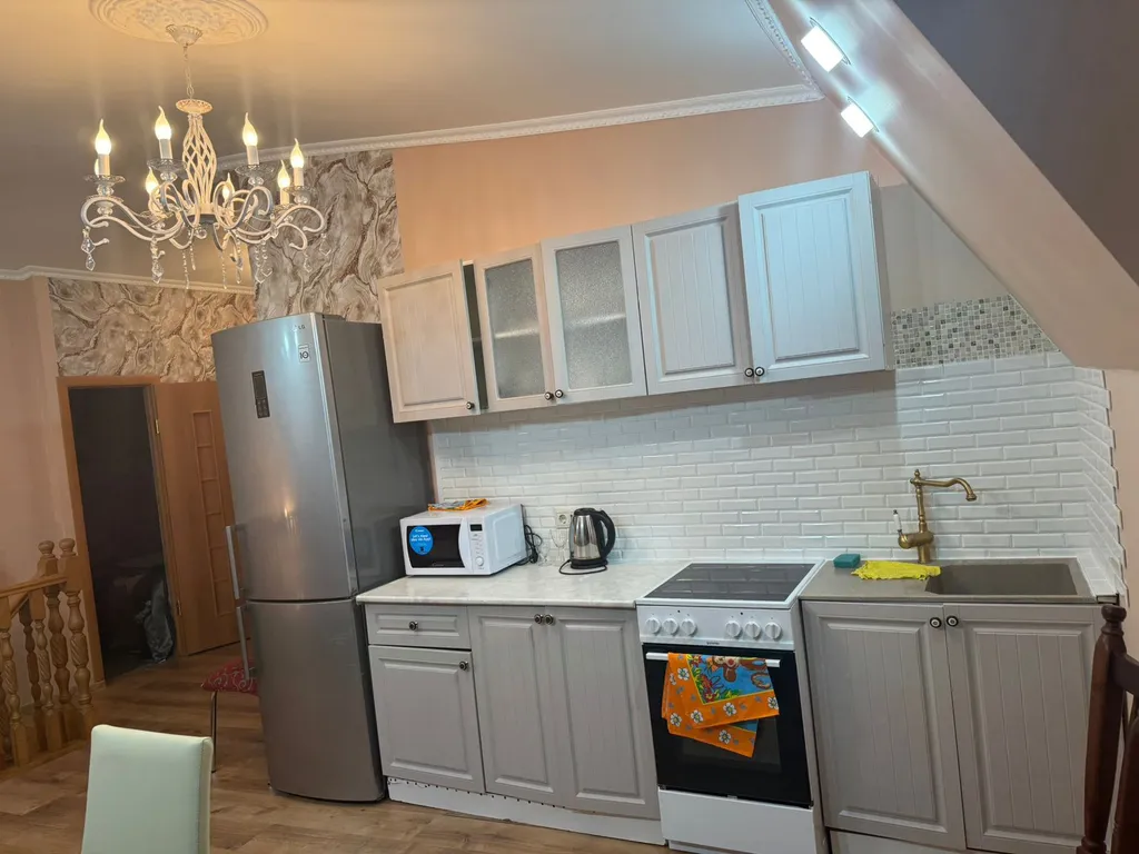 Дом у метро