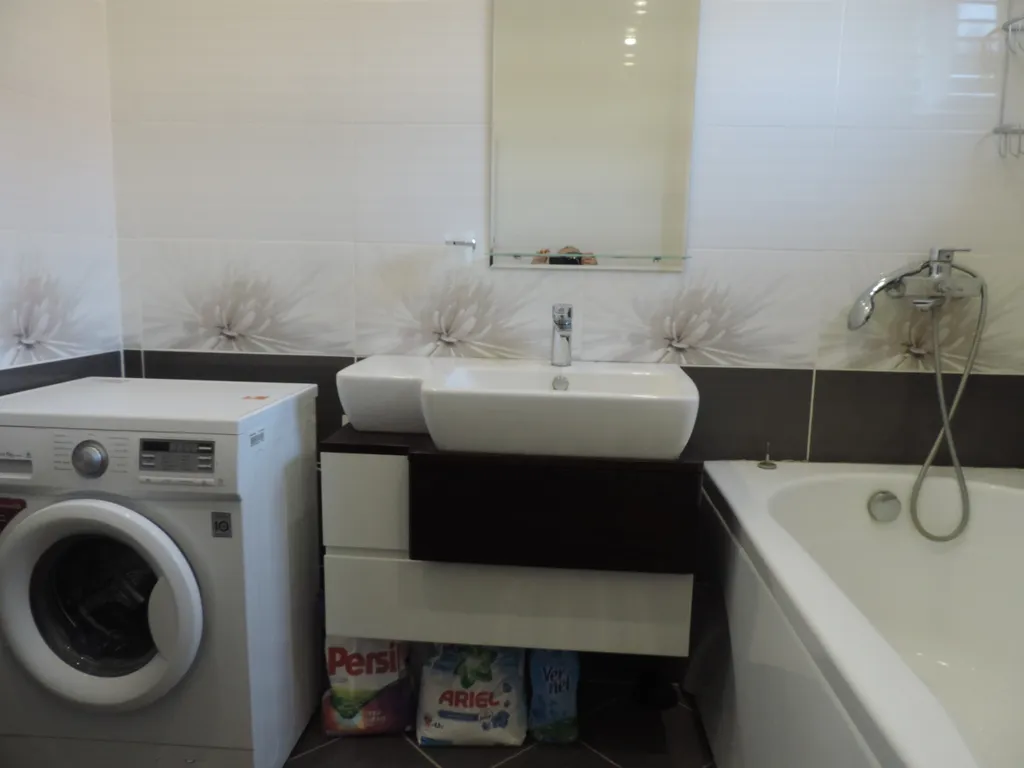 Дом возле Кипарисового озера