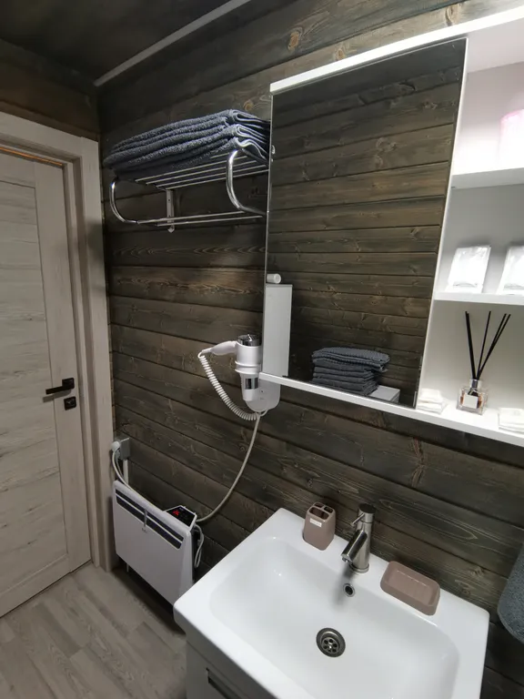 Треугольный дом шалаш в стиле Афрейм