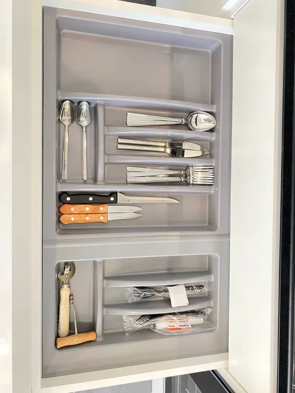 Шикарная квартира рядом трассой при заезде в город, со своей стоянкой