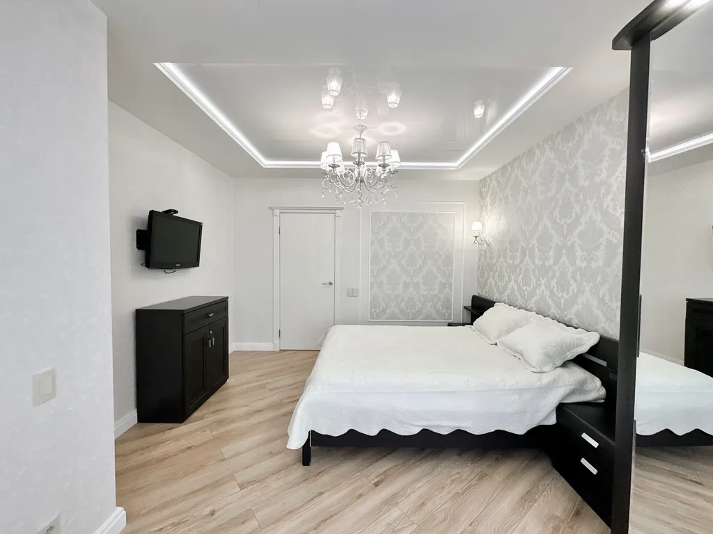 Апартаменты с панорамными окнами на залив