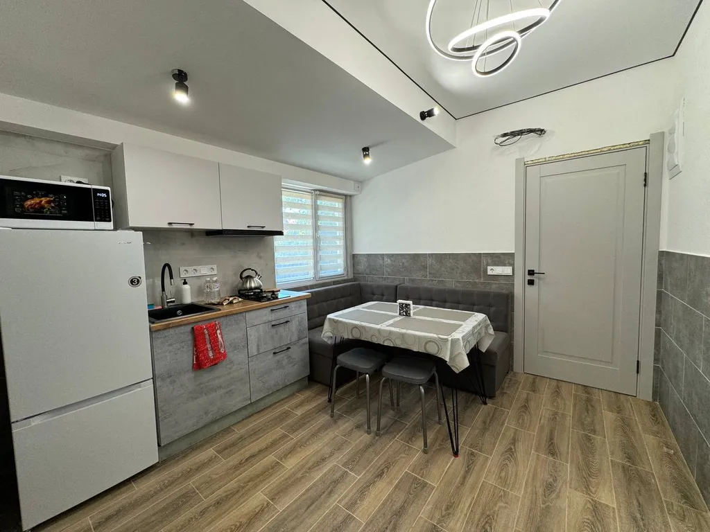 Коттедж Домик с террасой в центре — Сочи