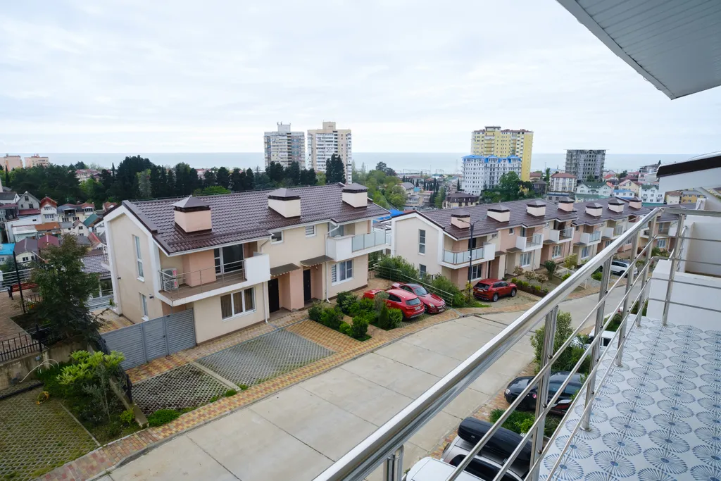 Семейный дом с территорией и видом на море