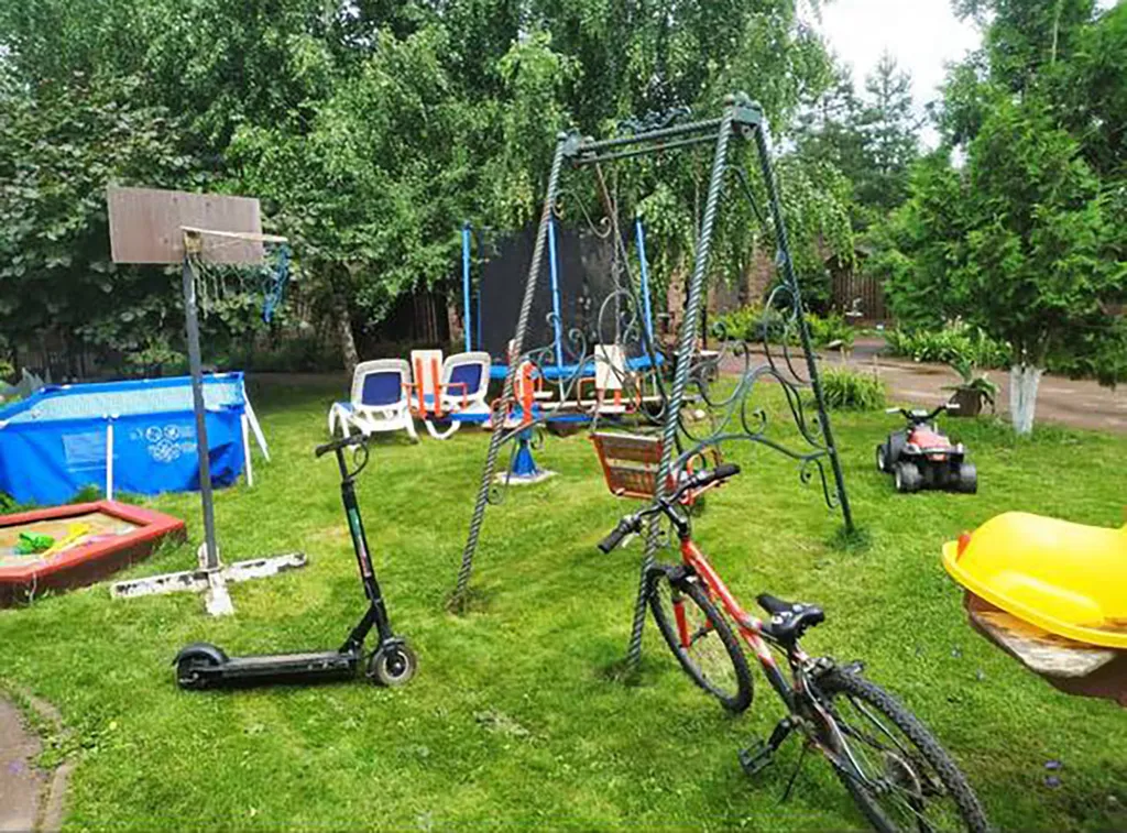 Дом с баней и бассейном