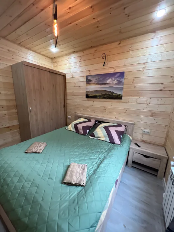 Барн хаус с видом на речку и бассейном