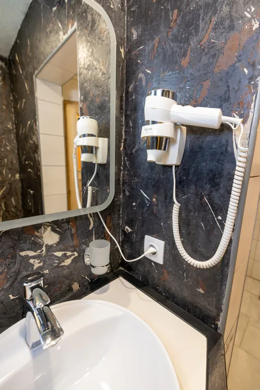 Двуxуpовнeвая cтудия с сауной Bе роsitivе