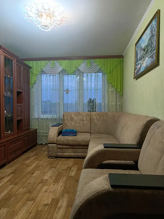 Просторная, чистая 2-х комнатная квартира.