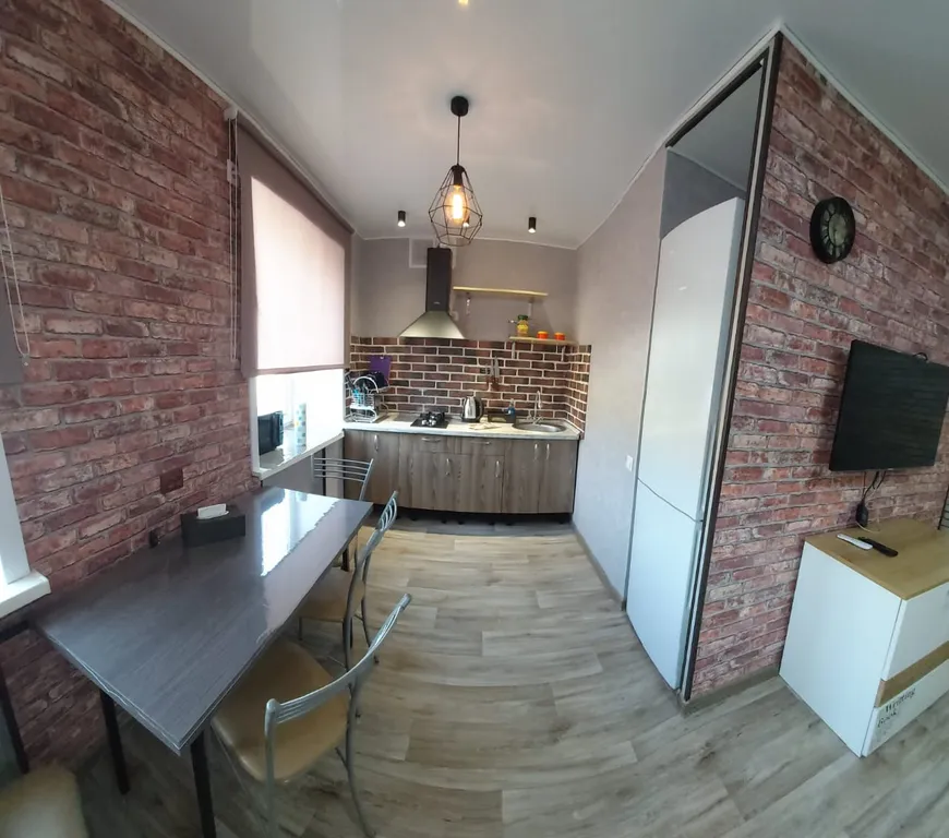 Уютная трёхкомнатная квартира в центре — аренда посуточно в Амурск