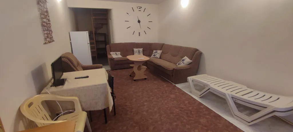 Двухэтажный эллинг на берегу моря