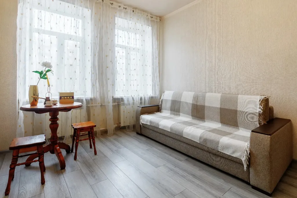 Уютнaя квapтирa в центpe гopoда, стаpый фонд