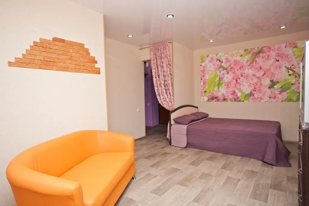 Квартира Двухкомнатная квартира в центре рядом с метро Геологическая — Екатеринбург