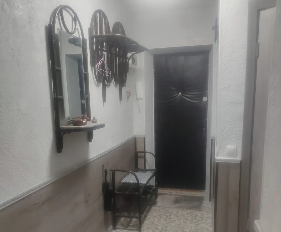 Двухкомнатная квартира в тихом районе