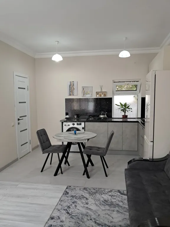 Коттедж Дом в уютном, тихом, озеленёном дворике, есть все необходимое — Махачкала