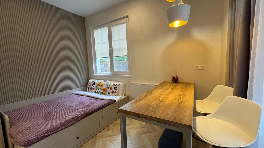 Евротрехкомнатный апартамент с балконом на первой линии