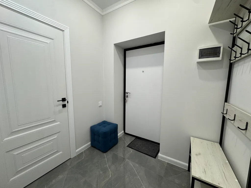 Квартира с новым ремонтом в новостройке