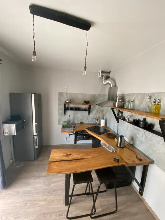 Квартира с видом на можжевеловую рощу и море