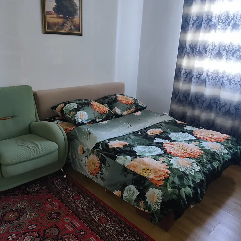 Таунхаус-5 комнат 3 этажа, парковка