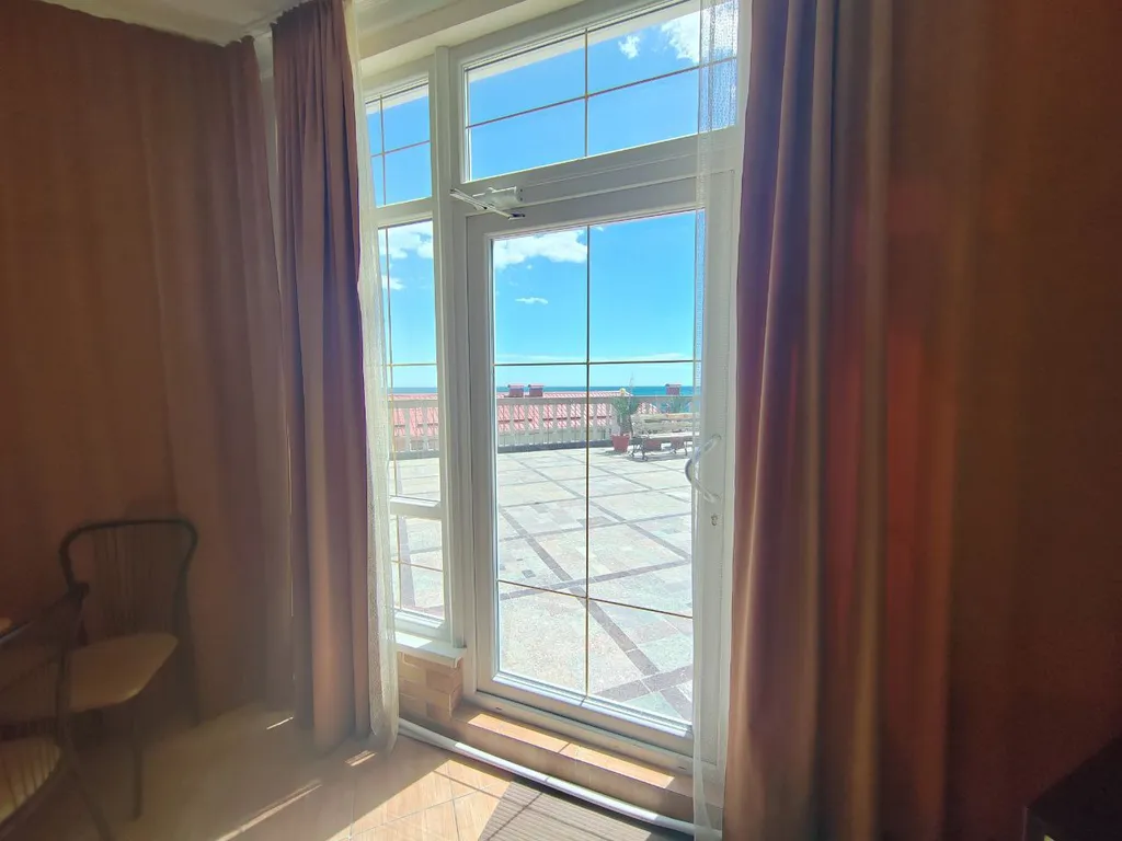 Квартира-студия у моря 1 линия