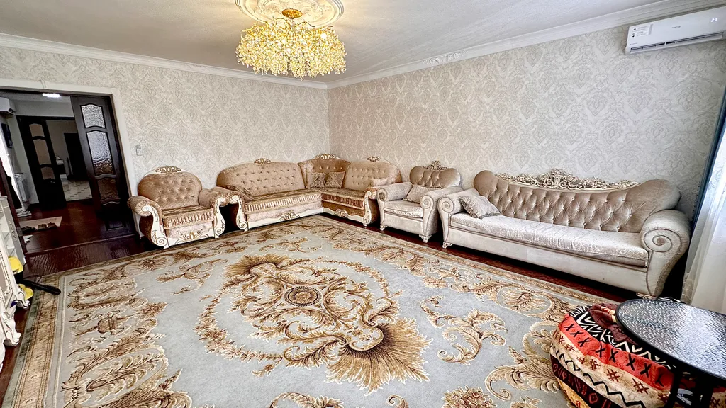 Целый просторный дом в центре