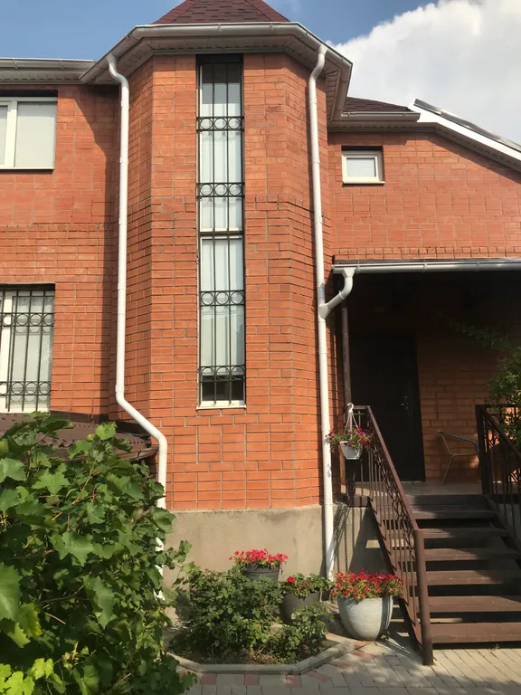 Коттедж Дом для отдыха с летним бассейном — аренда посуточно в Ростов-на-Дону