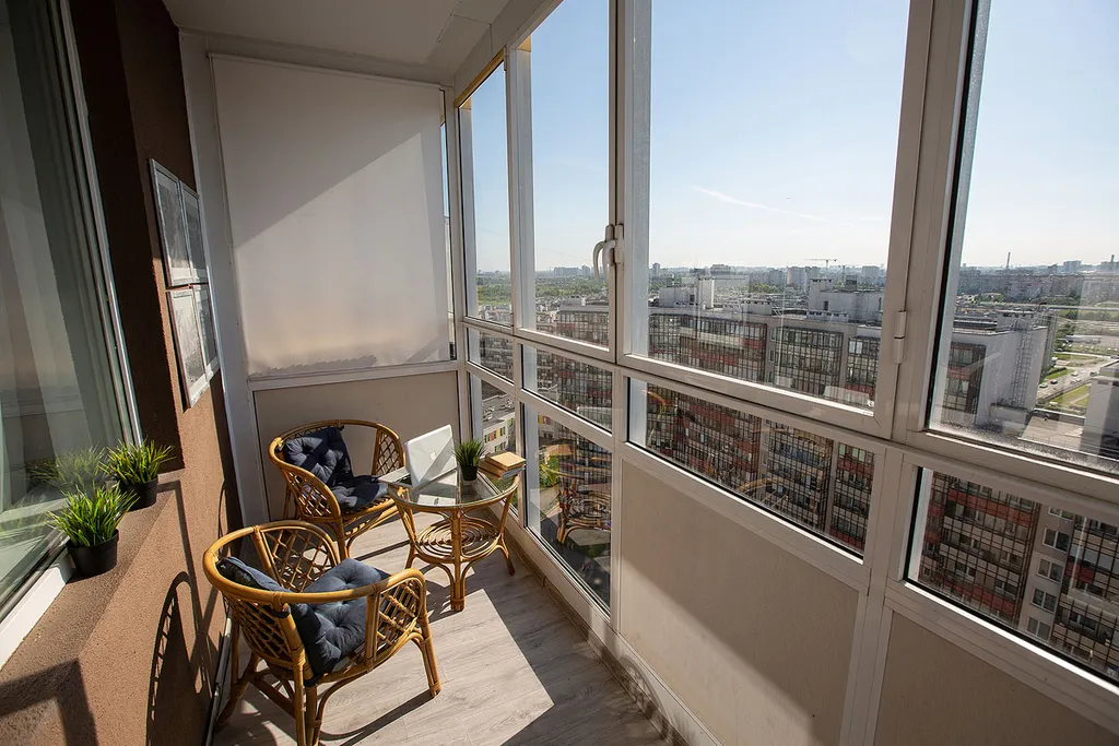 Солнечная студия с панорамным видом