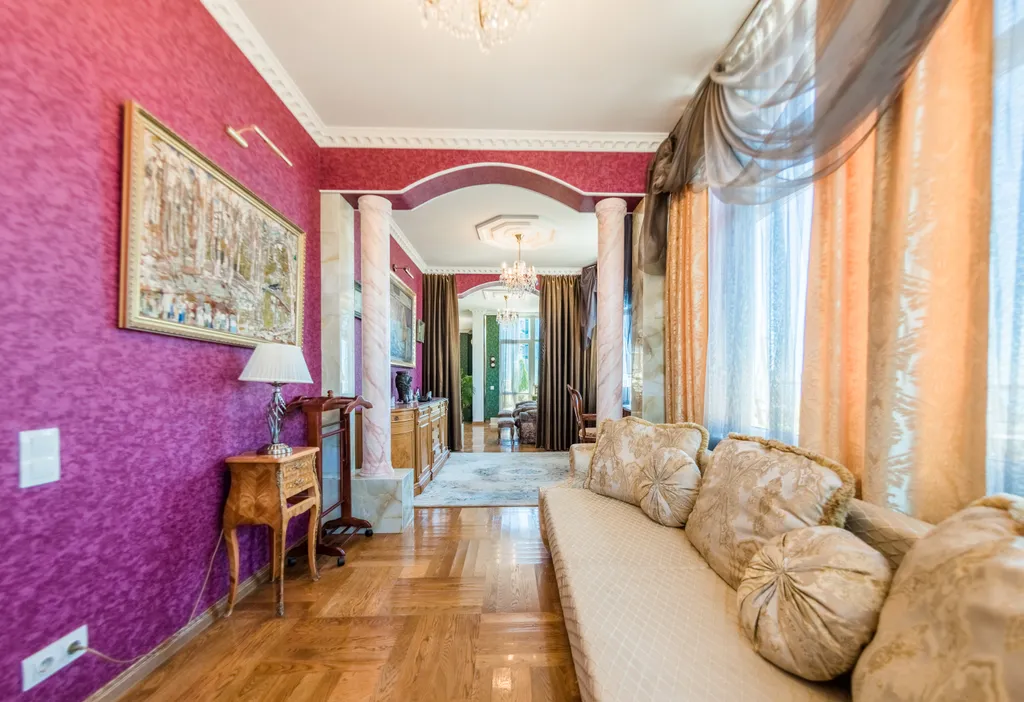 Пентхаус с бассейном и видом на море