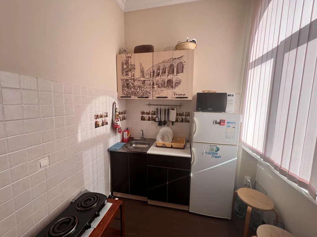 1-комнатная сталинка в Сухуме у моря