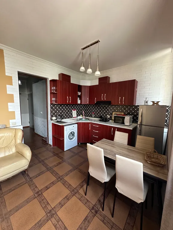 Уютная квартира с большими окнами и красивым видом