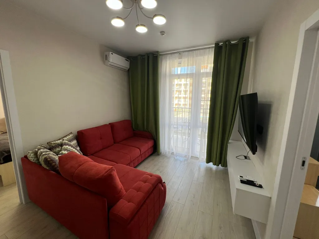 341 Евротри 2 сан. узлами на 6 человек с бассейнами