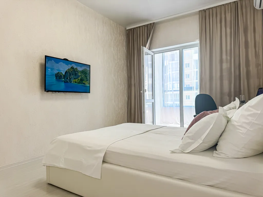 Евротрешка ЖК Регата на набережной с видом на море и горы