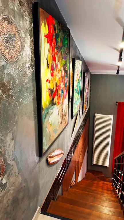 Атмосферная двухуровневая квартира с видом на Петропавловский парк