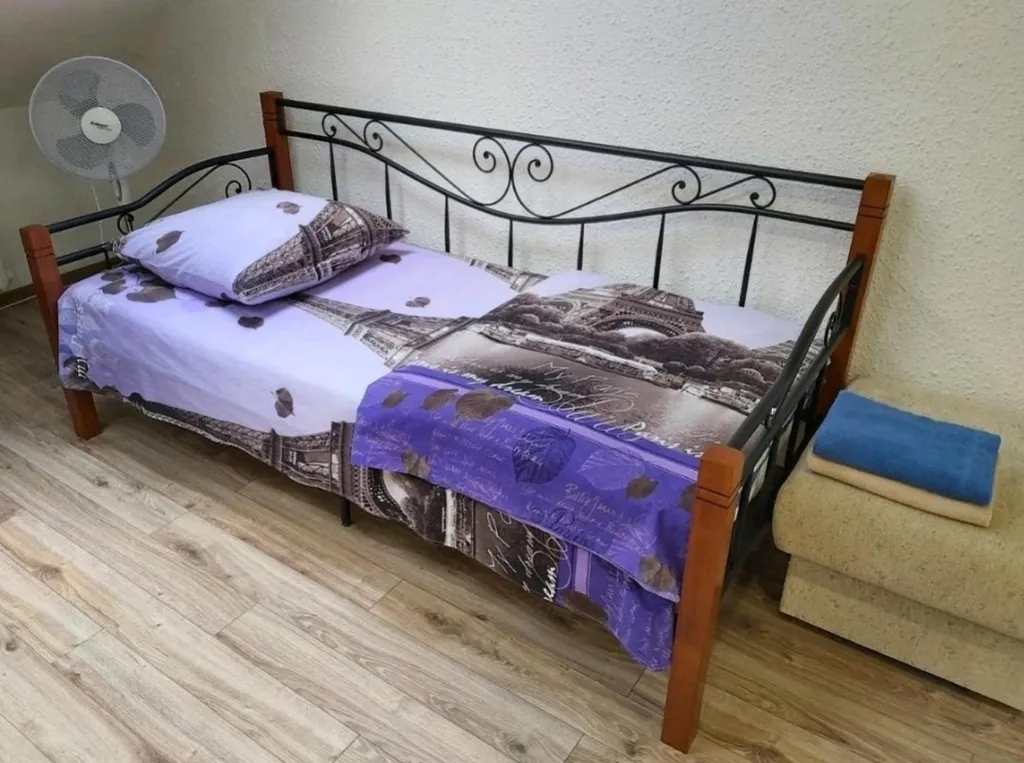 On two levels with two bathrooms