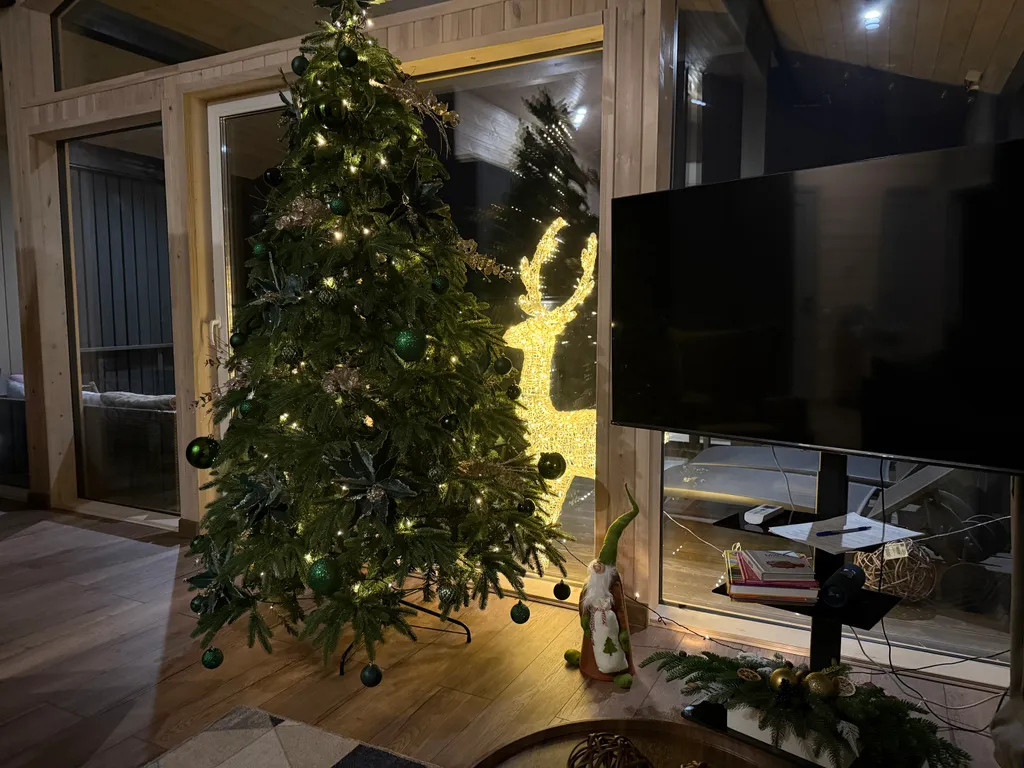 Дом с баней, сибирским чаном и теплой панорамной беседкой