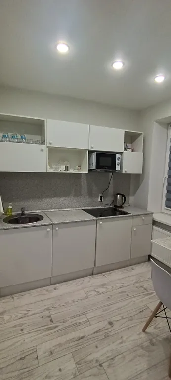 Уютная студия у метро с зоной отдыха и видом на закаты