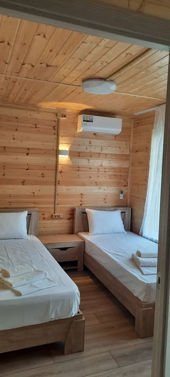 Коттедж Дом со своим отдельным двором — Кучугуры