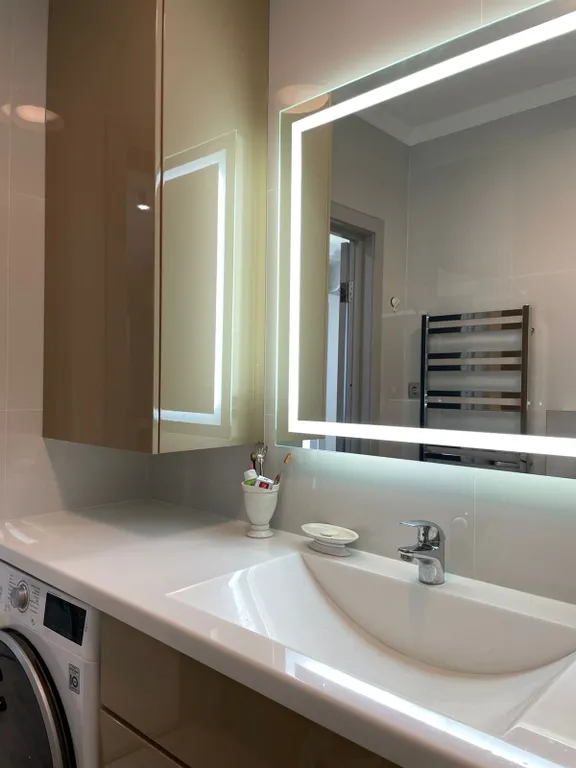 Евро-двухкомнатный апартамент Айсберг с балконом и видом на Храм