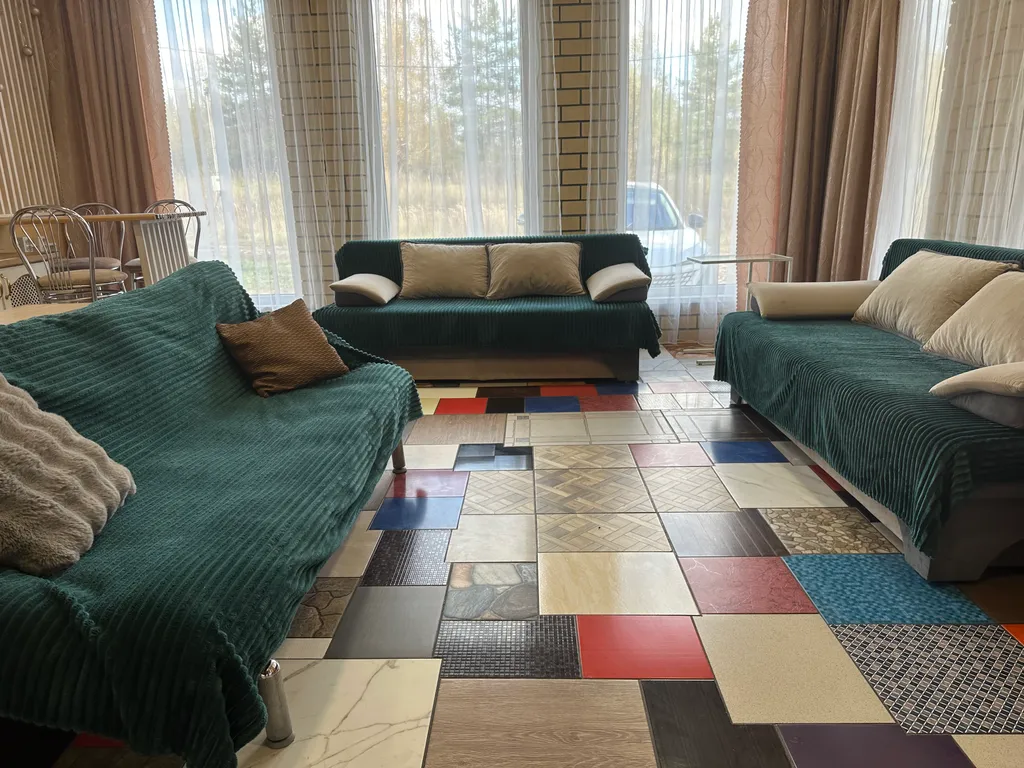 Домик в современном стиле у озера с бани и чаном