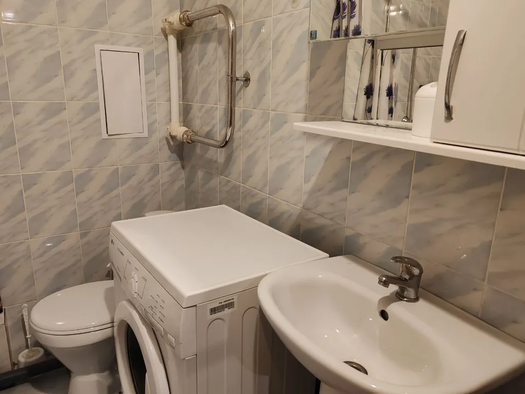 Евродвушка в доме с огороженной территорией в центре города