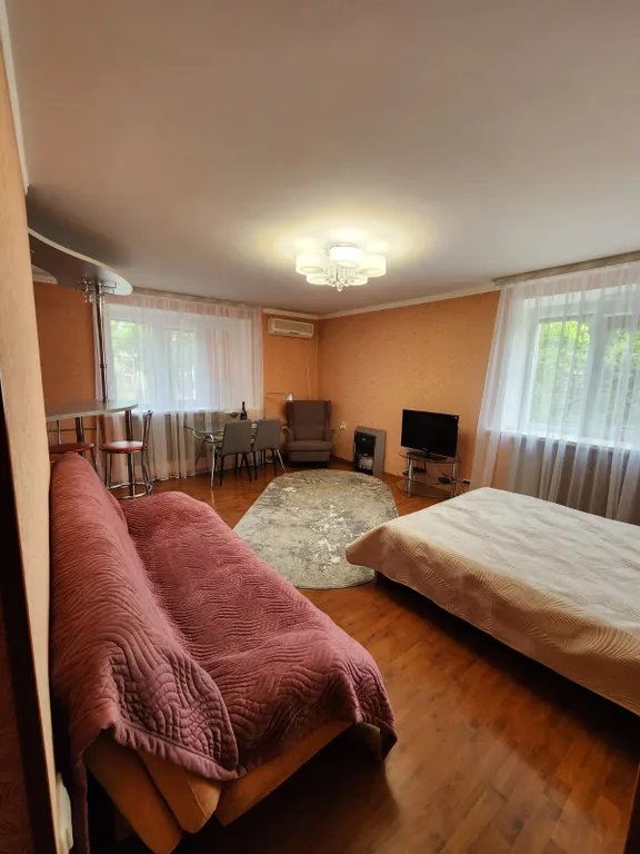 Квартира Яркая студия в куpортнoй зоне — аренда посуточно в Железноводск