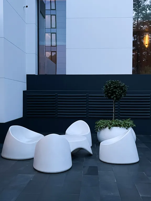 Двухуровневые апартаменты с прямым выходом к бассейну и у моря