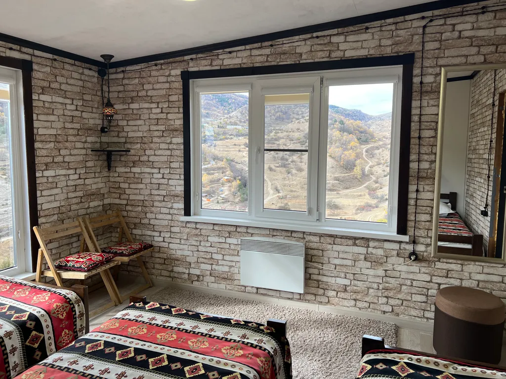 Домик на солнечном холмике Гуниба