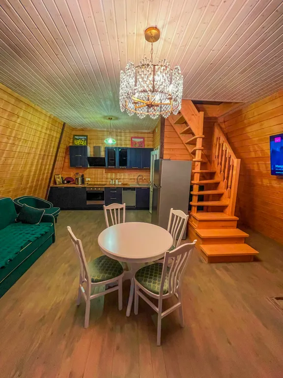 А-Дом с видом на горы по дороге на озеро Рица