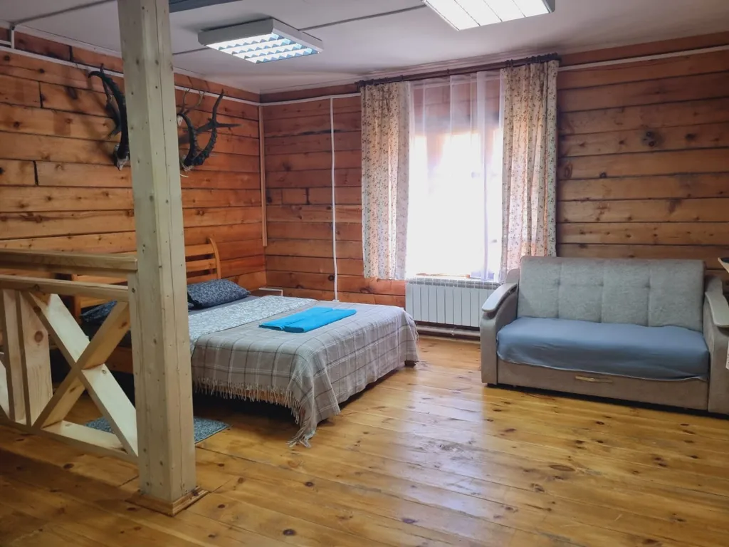 Гостевой дом Кедровое подворье рядом с рекой Катунь